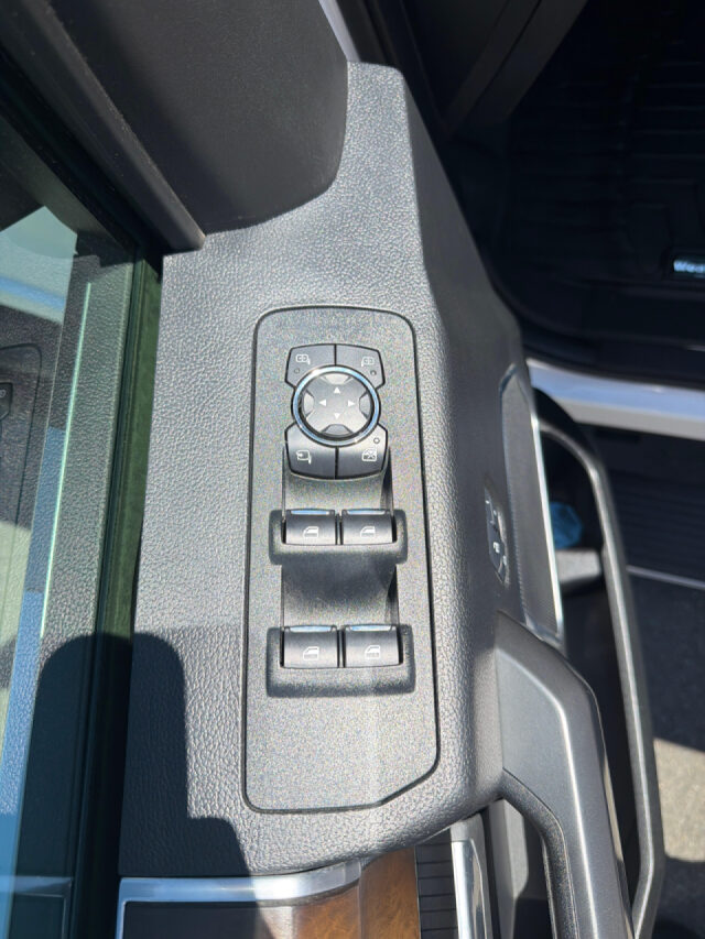 2018 Ford F-150 Limited fx4 SuperCrew Image 24