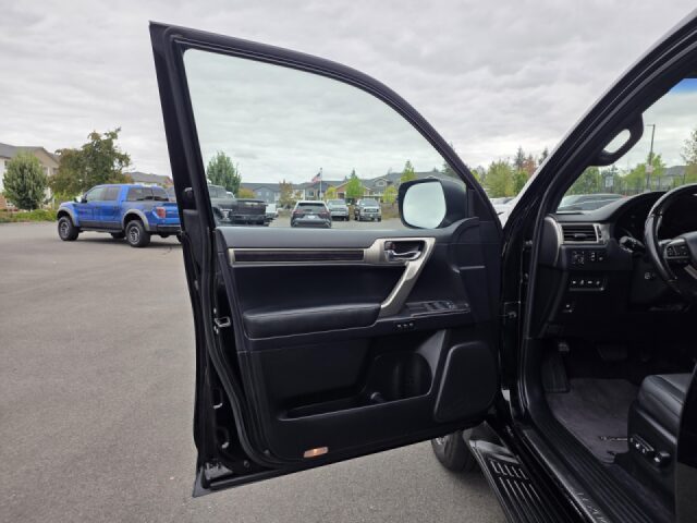 2021 Lexus GX 460 Base Image 25